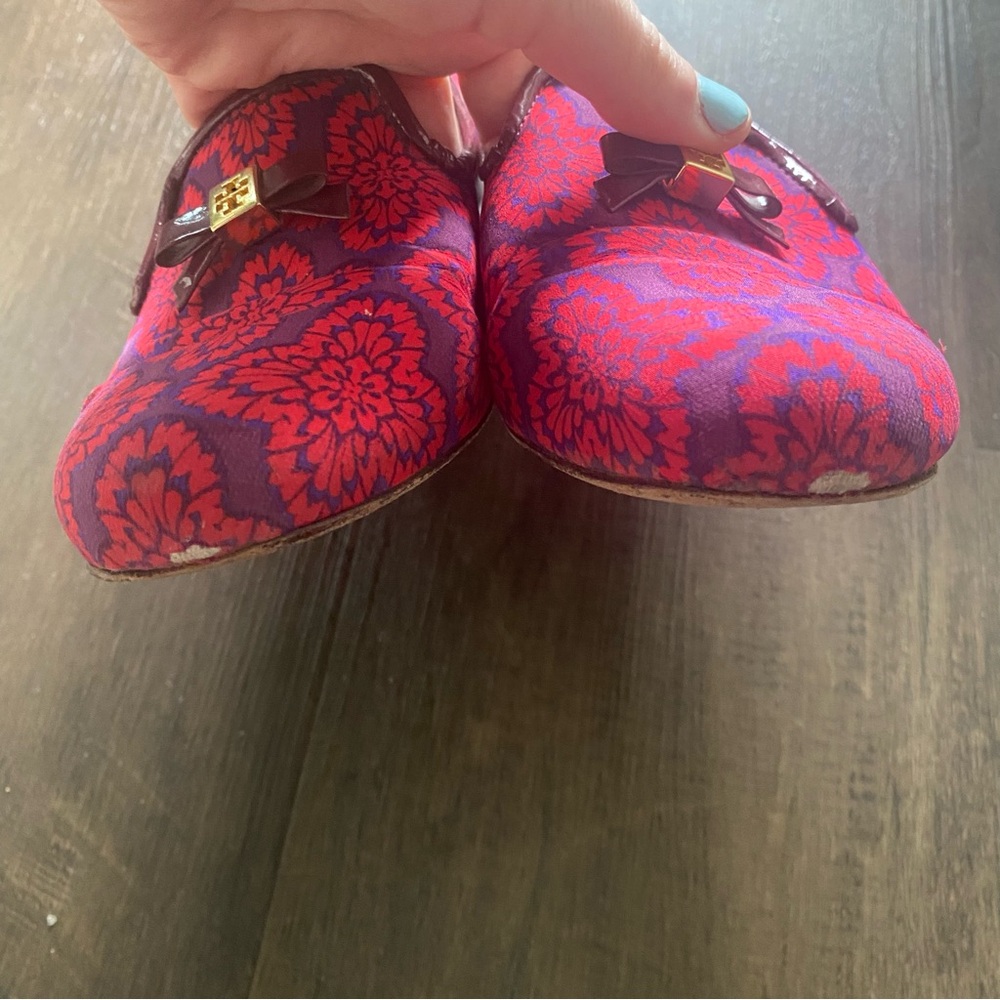 Tory Burch Chandra Smoking Loafer in Bright Fuchsia Floral Print Fabric - Picture 6 of 13
